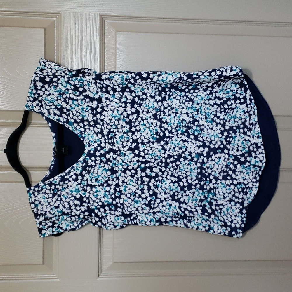 Ann Taylor Ditsy floral short ruffle sleeve V neck top size small